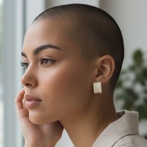 Vintage White Women's Clip-On Earrings